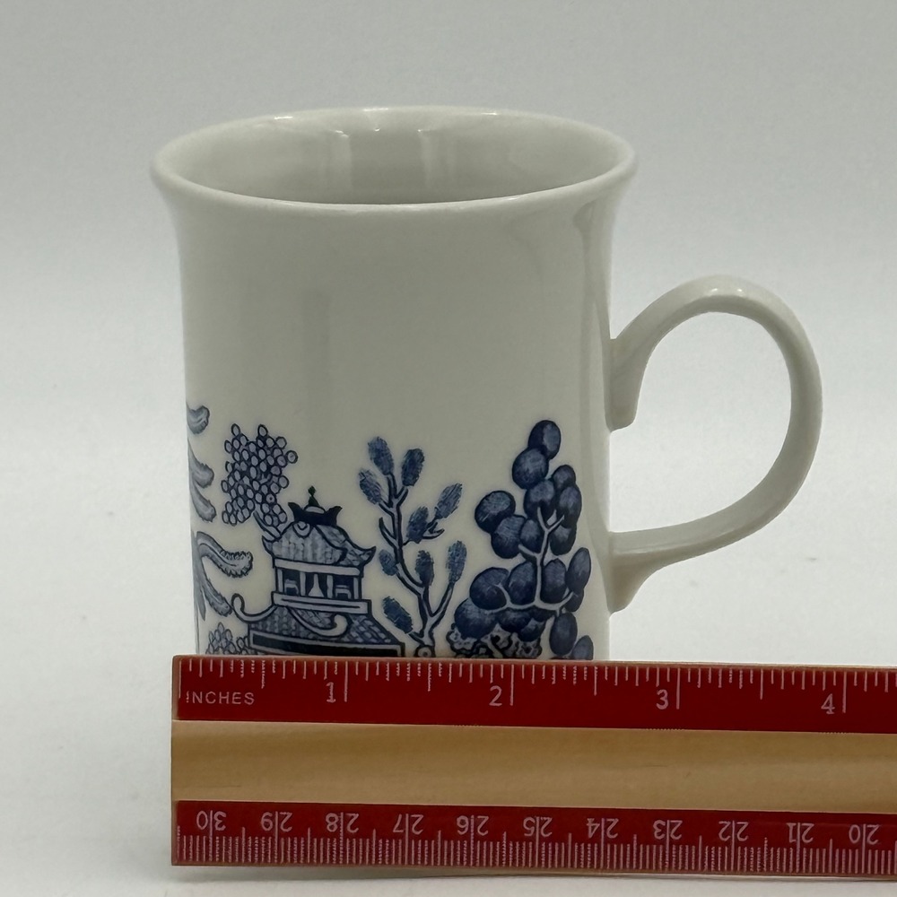 Vintage Blue Willow Coffee Mugs Set of 4 Made in England Blue White Tea Cups - Picture 6 of 8